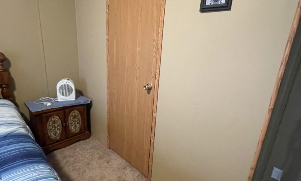 bedroom 3 closet 768x1024 1