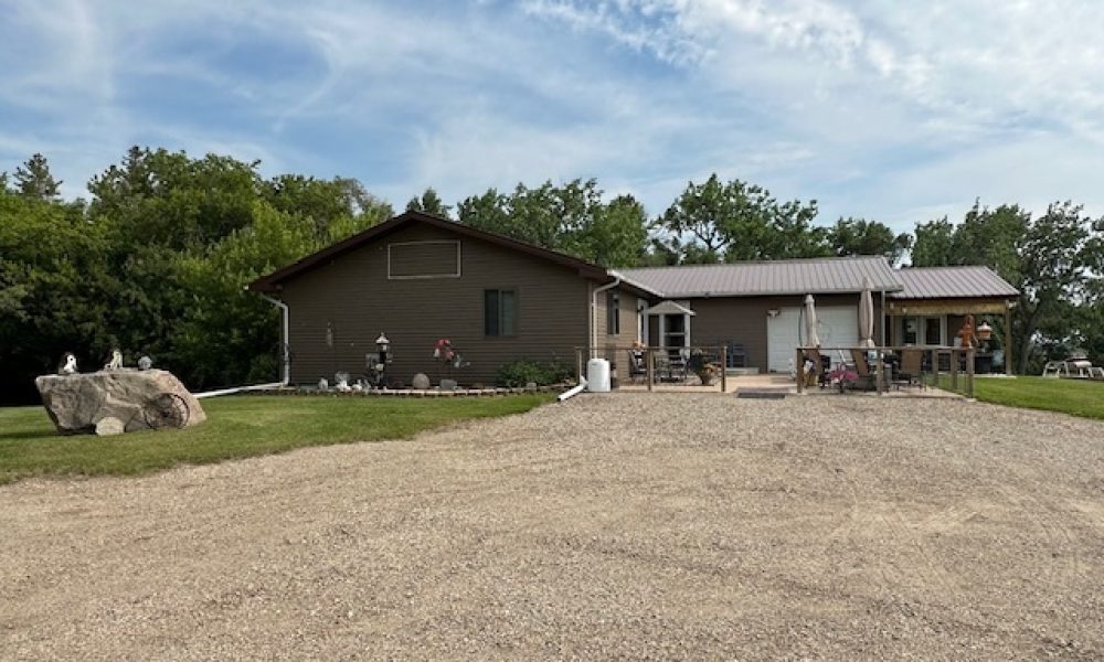 8562 60th Ave NE - Front