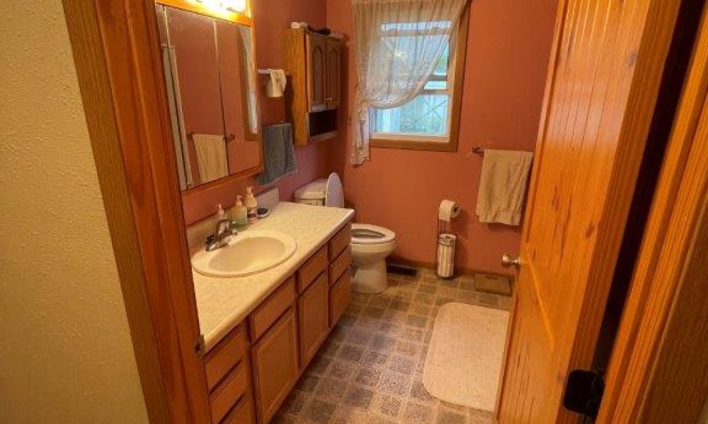 upstairs bathroom